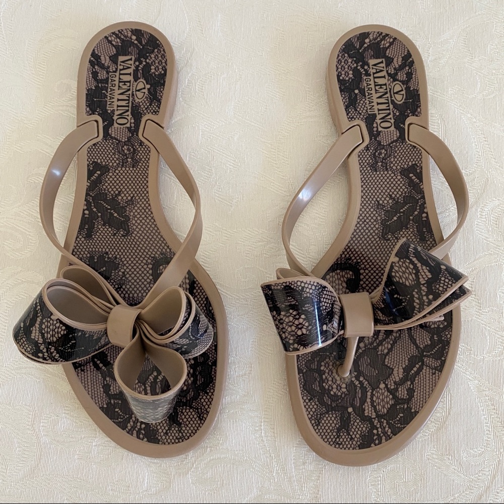 Valentino lace print jelly bow thong sandals